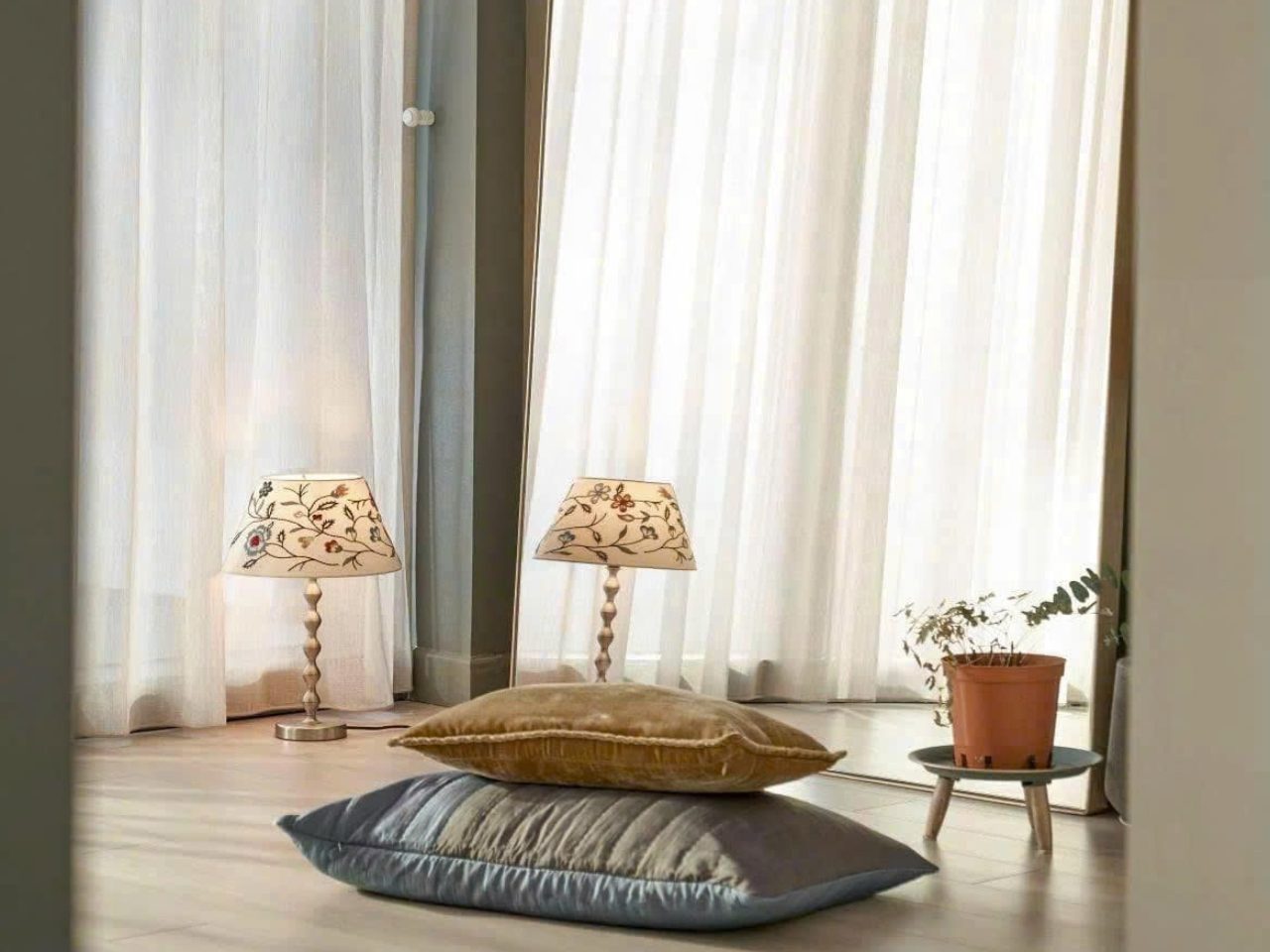 Sunwah Pearl 2BR For Rent River View – Elegant Style, Full Furniture