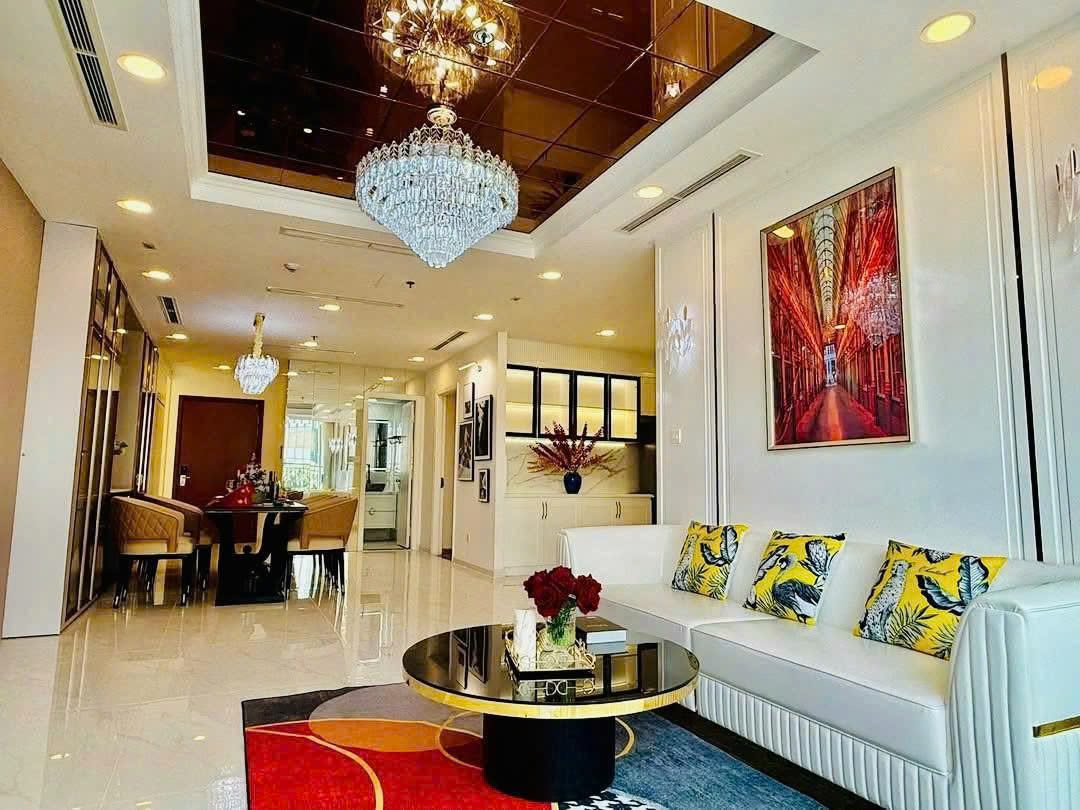 Vinhomes Central Park 3BR apartment for rent – Luxury European style 