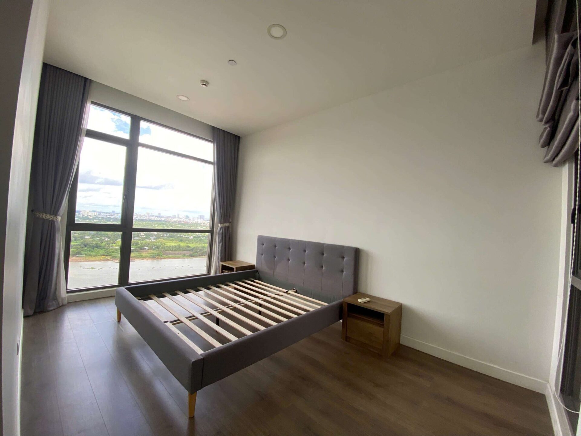 3 bedroom apartment for rent in Nassim building with river view