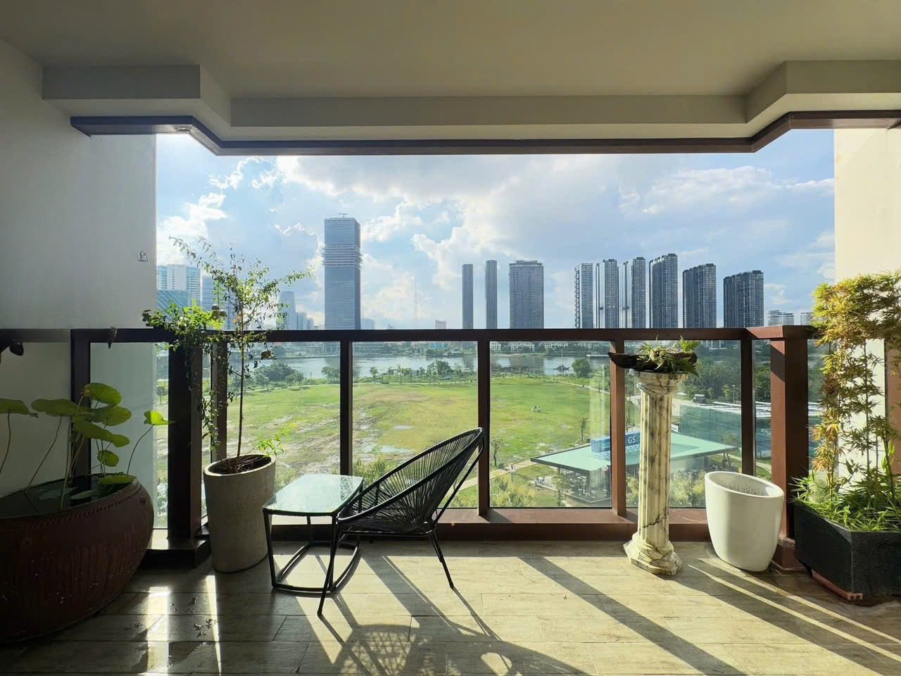4 bedrooms for rent in Galleria Metropole Thu Thiem 170m2