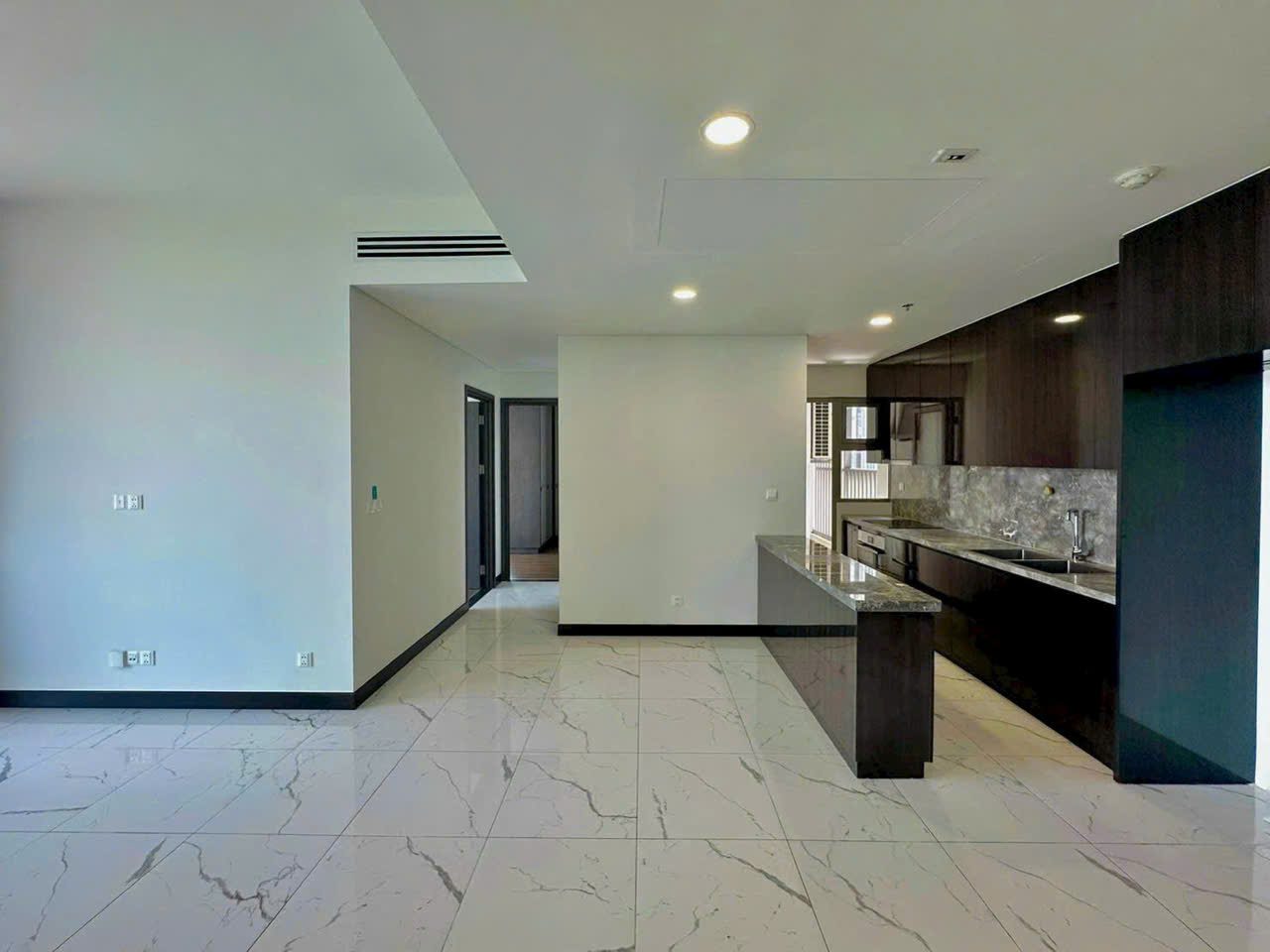 Basic furniture 2 bedroom for rent Empire City Tilia - High floor, 93m2