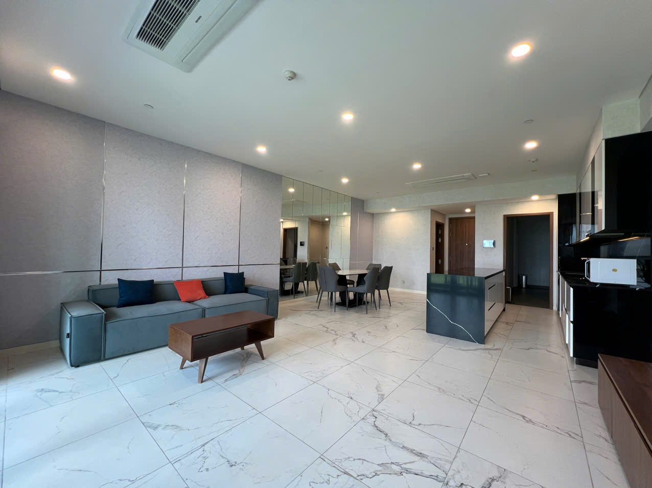 Big size 4 bedroom apartment for rent Metropole Thu Thiem 170m2