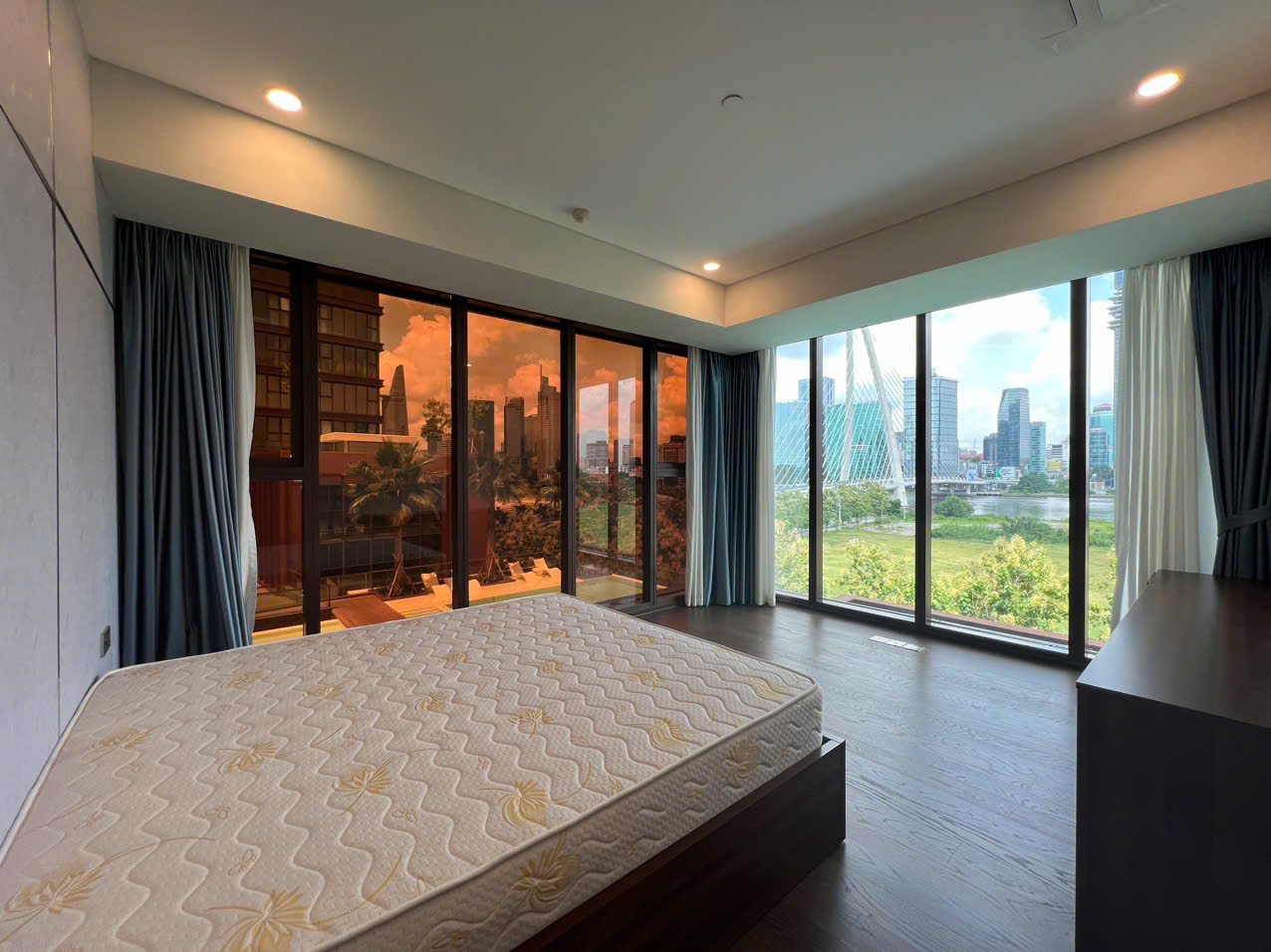 Big size 4 bedroom apartment for rent Metropole Thu Thiem - River View