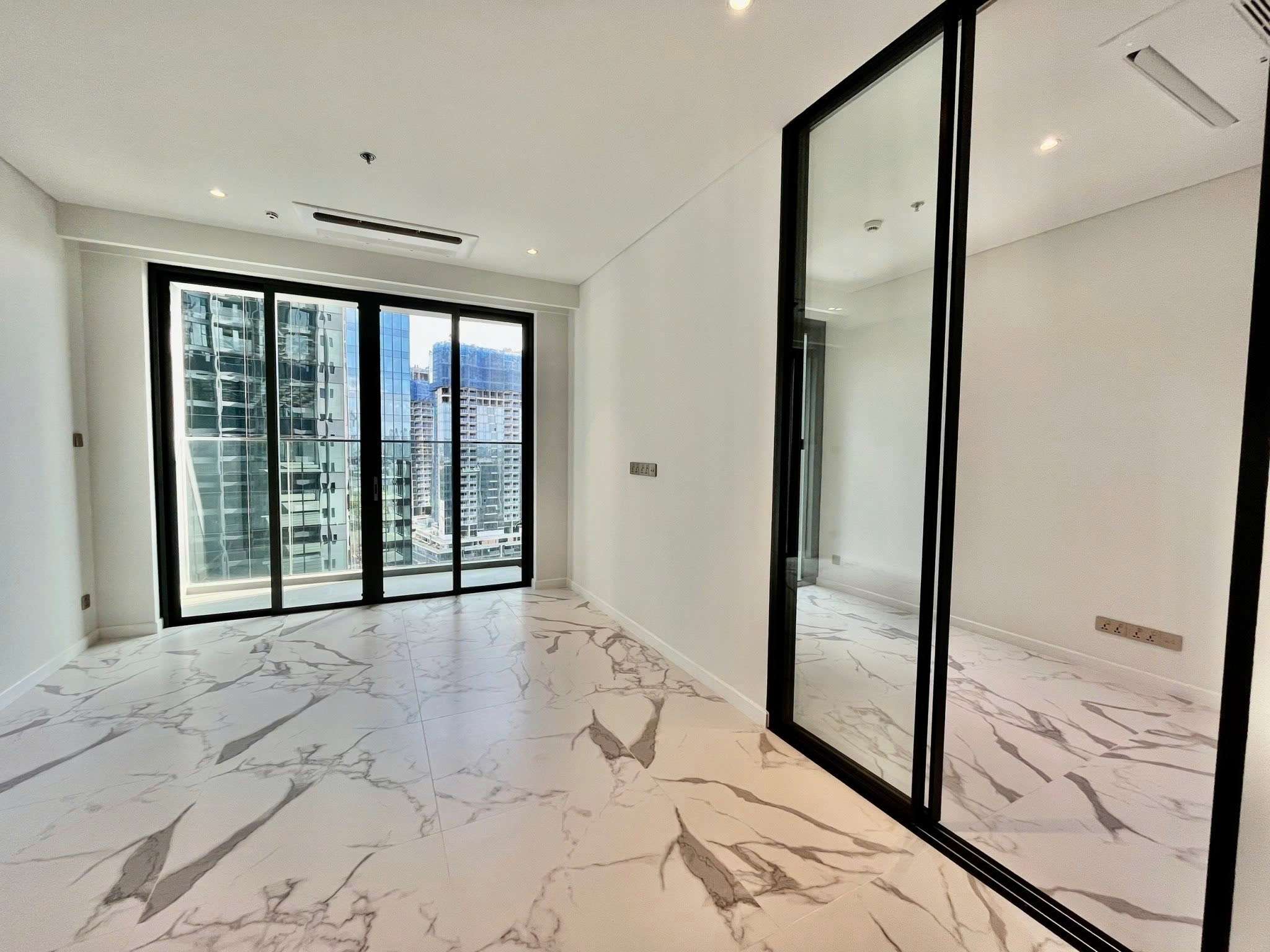 Metropole Crest Unfurnished 2BR For Rent - Modern, High Floor