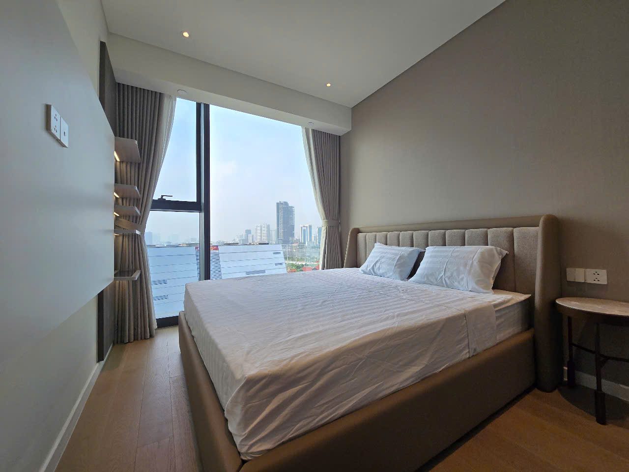 2 Bedroom Apartment For Rent In Opera Residence – City View