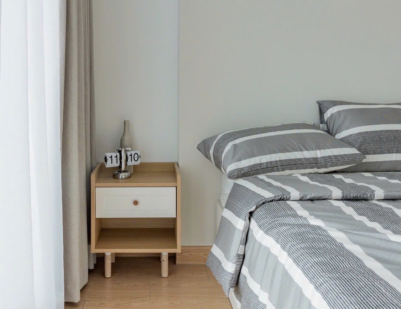 River view 2BR for rent in Sunwah Pearl – High Floor, 105m², Full Furniture