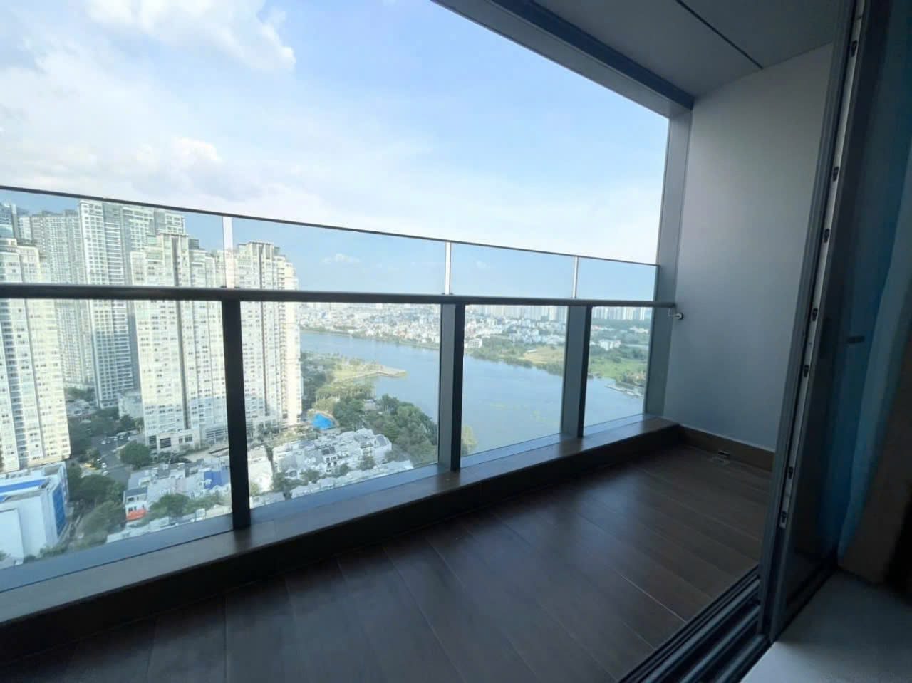 Sunwah Pearl Binh Thanh 2BR apartment for sale – Spacious 112m2, open view 