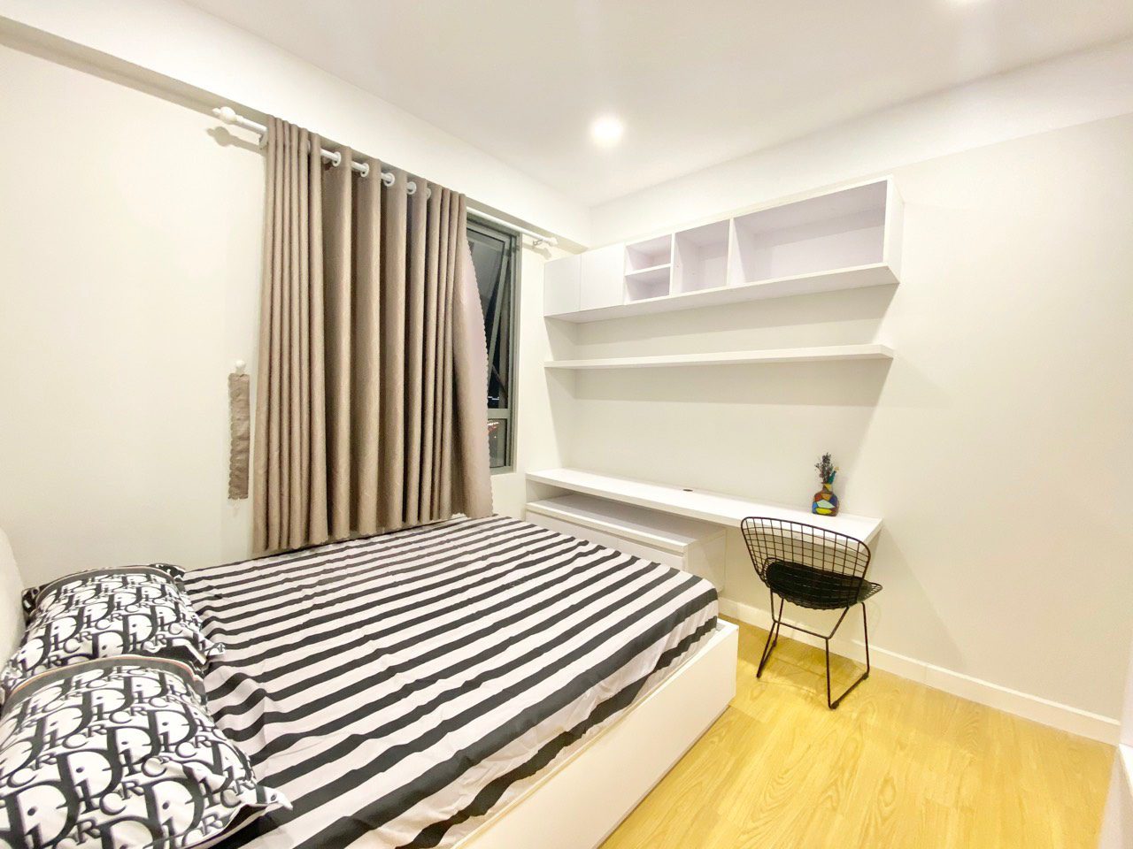 High floor 2BR for rent in Masteri Thao Dien - Modern furnished