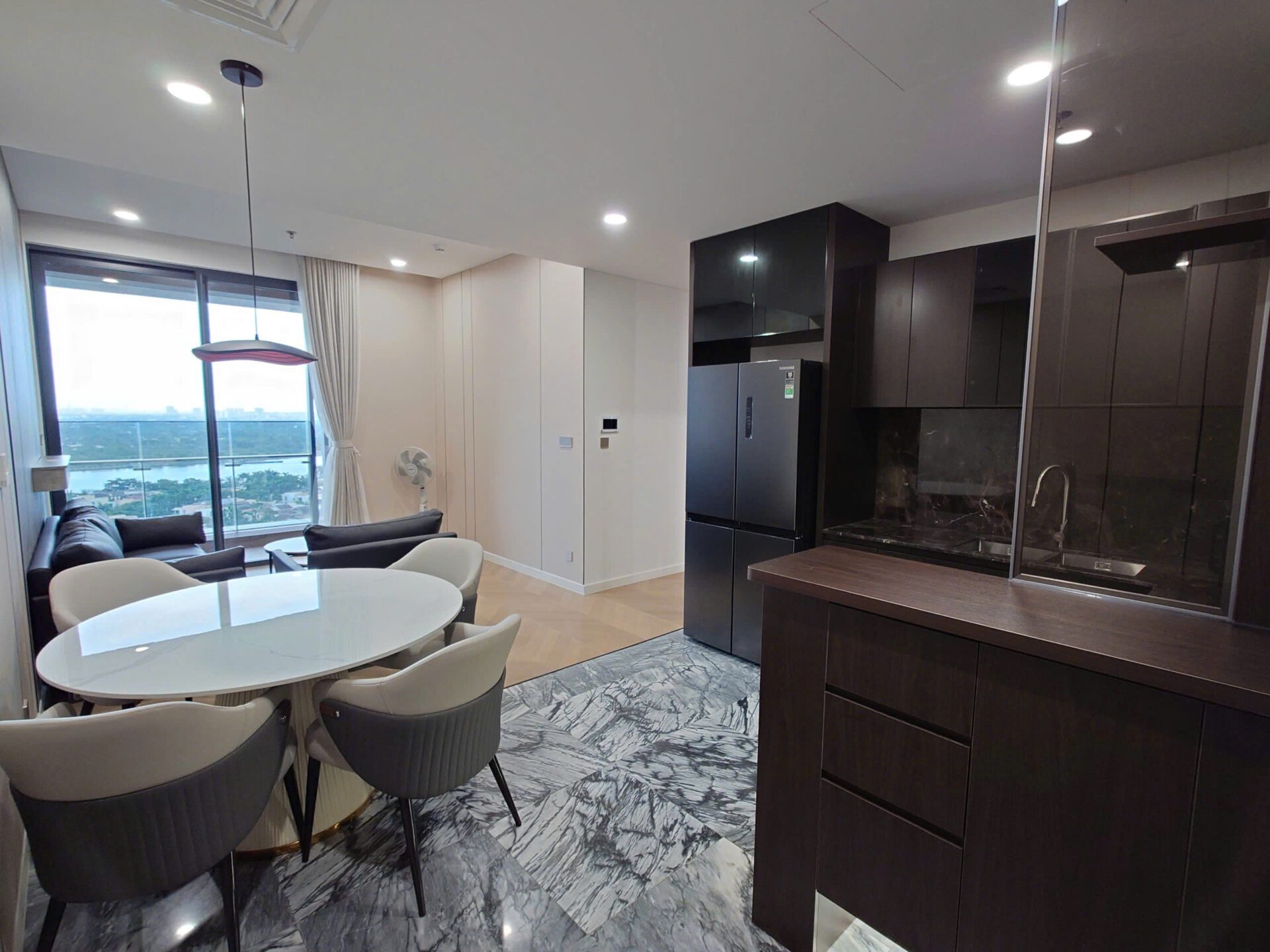 Lumiere Riverside 3 bedrooms for rent East Tower – River view