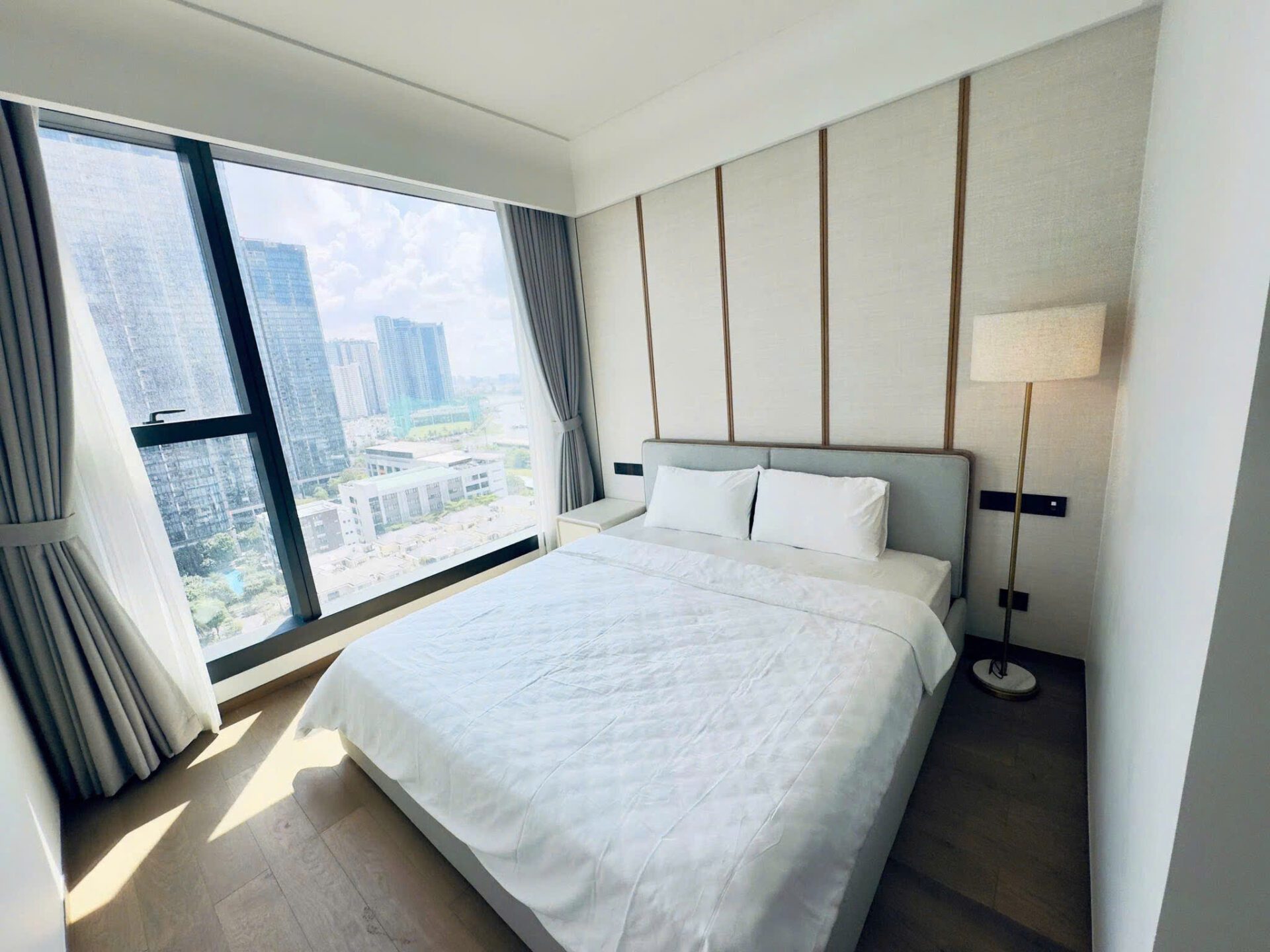Luxury 2BR For Rent In Grand Marina District 1 With River View
