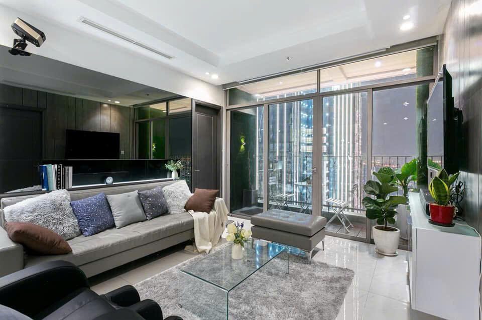 Modern 3 bedroom for rent in Vinhomes Central Park – Open skyline view