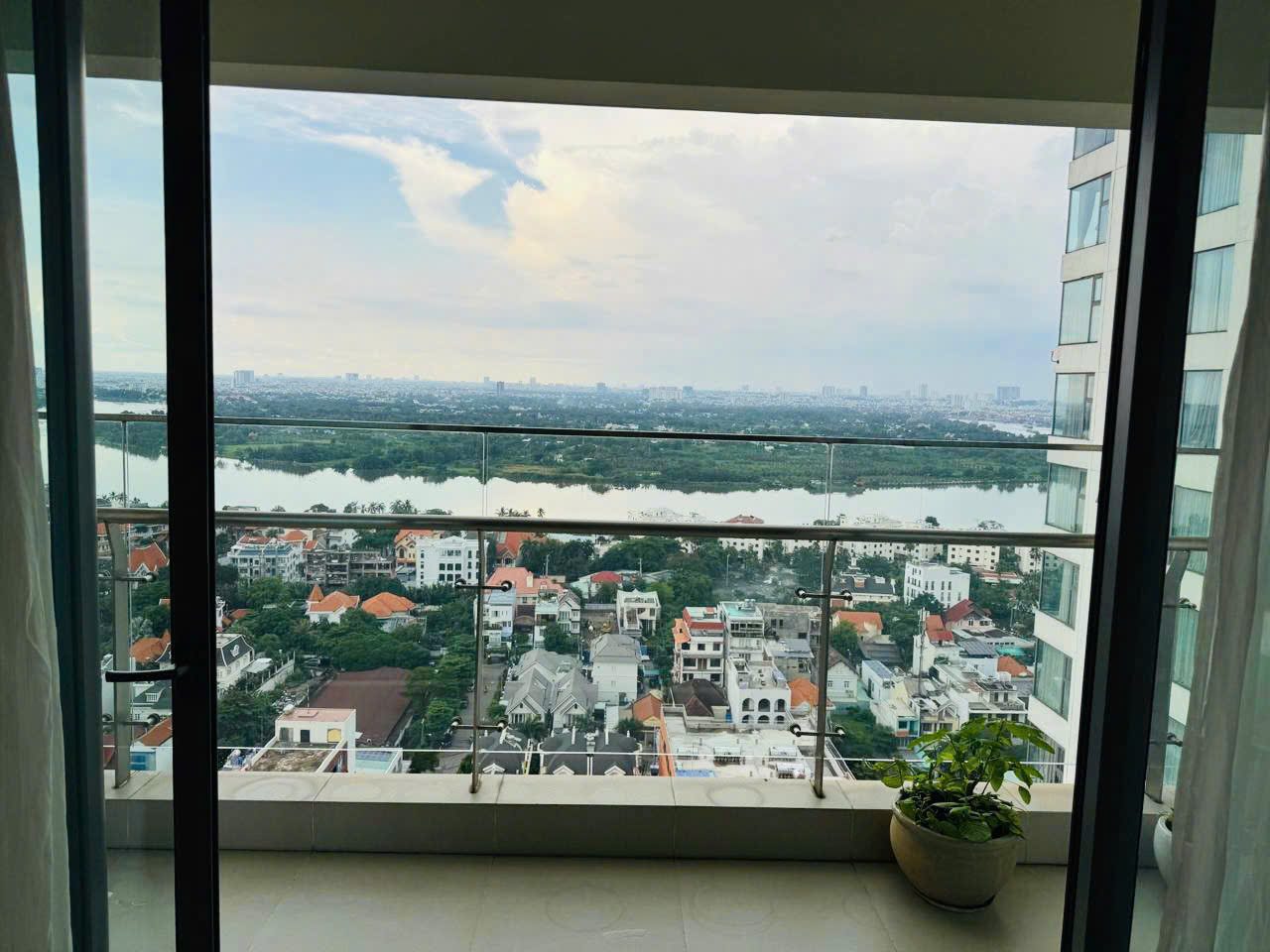River view 2BR apartment for rent in Gateway - High floor serenity
