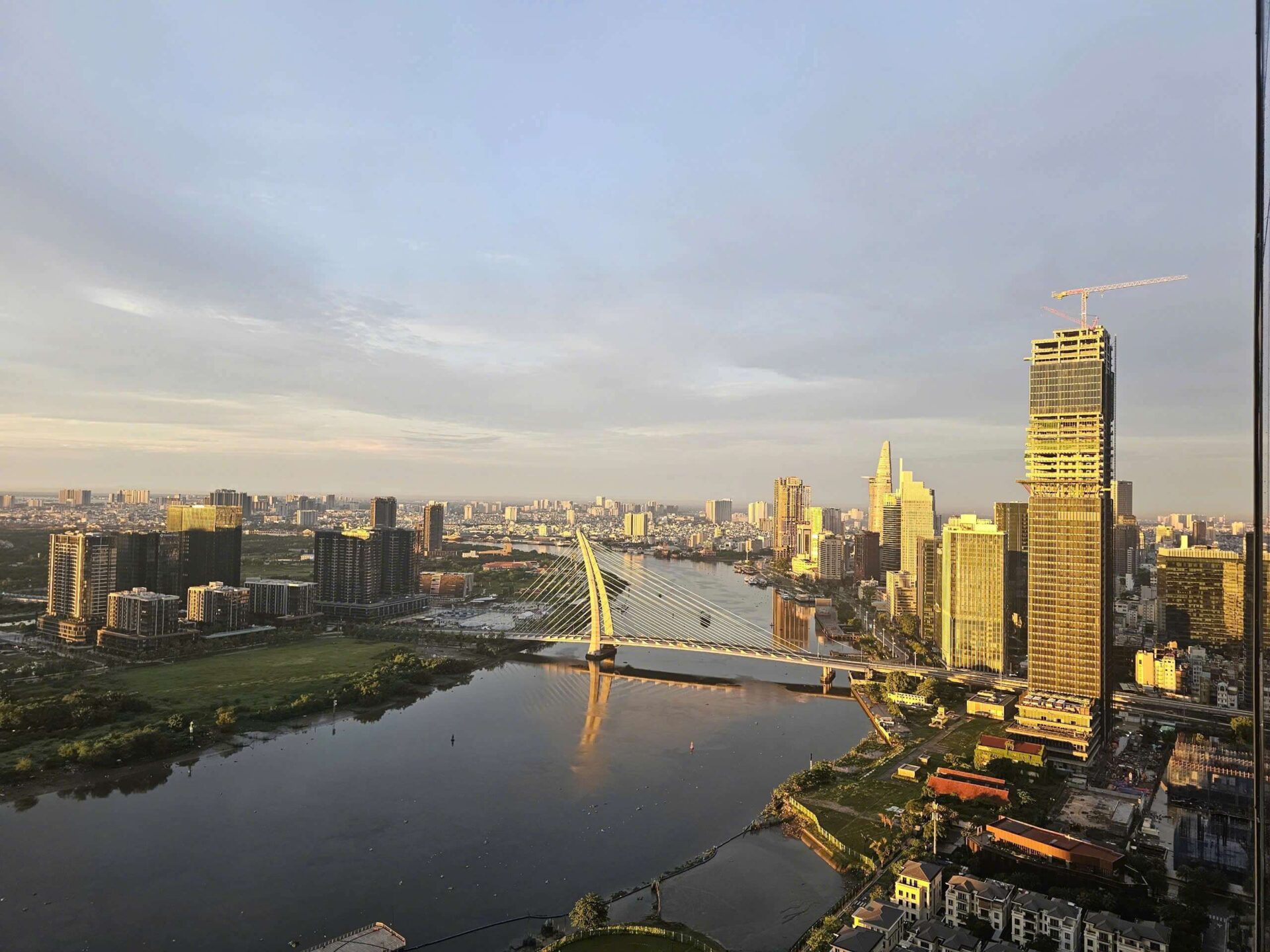 River View 3 Bedroom For Rent In Vinhomes Golden River