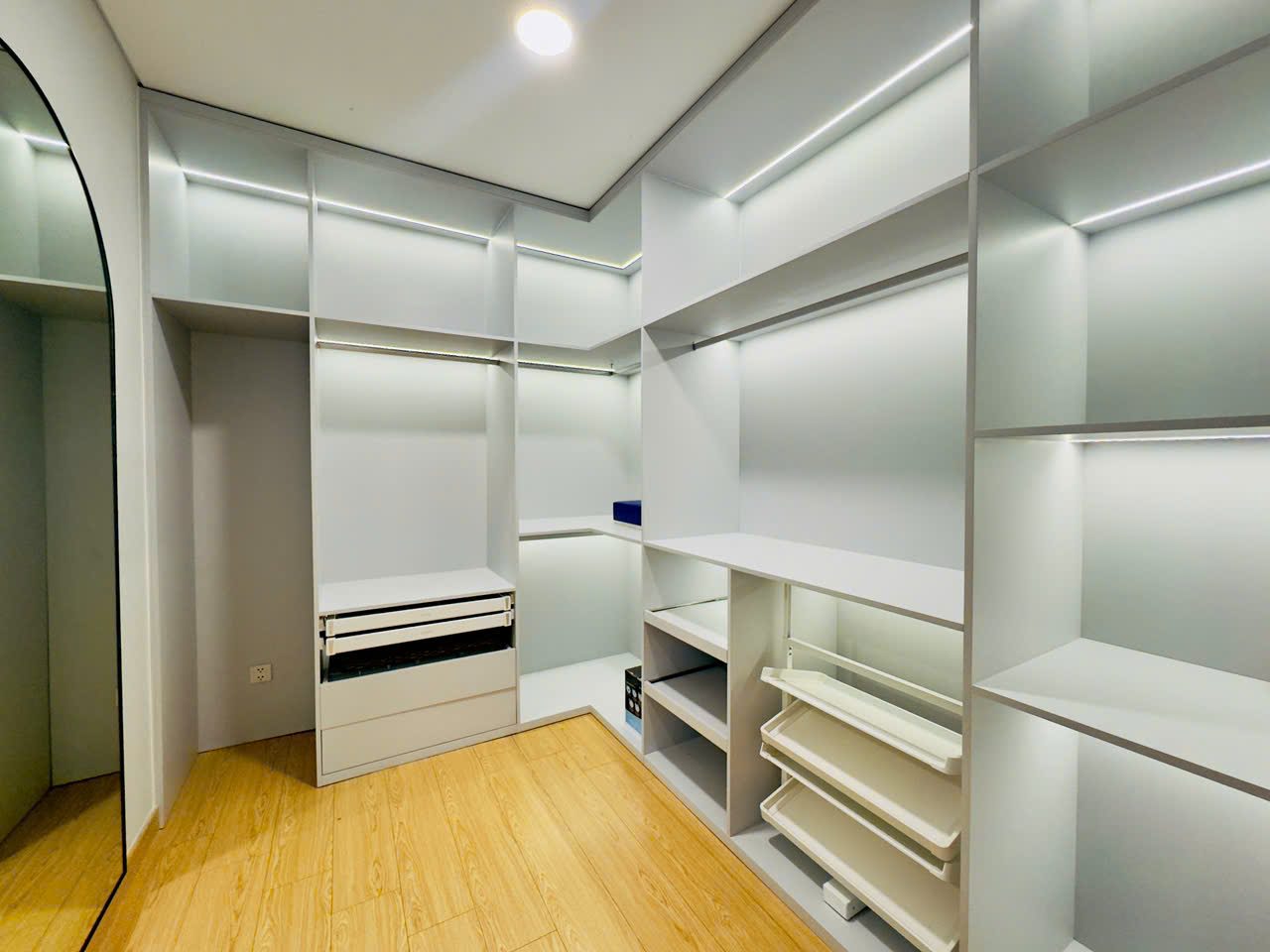 Sunwah Pearl 2 Bedroom Apt For Rent – High floor, Warm Unit