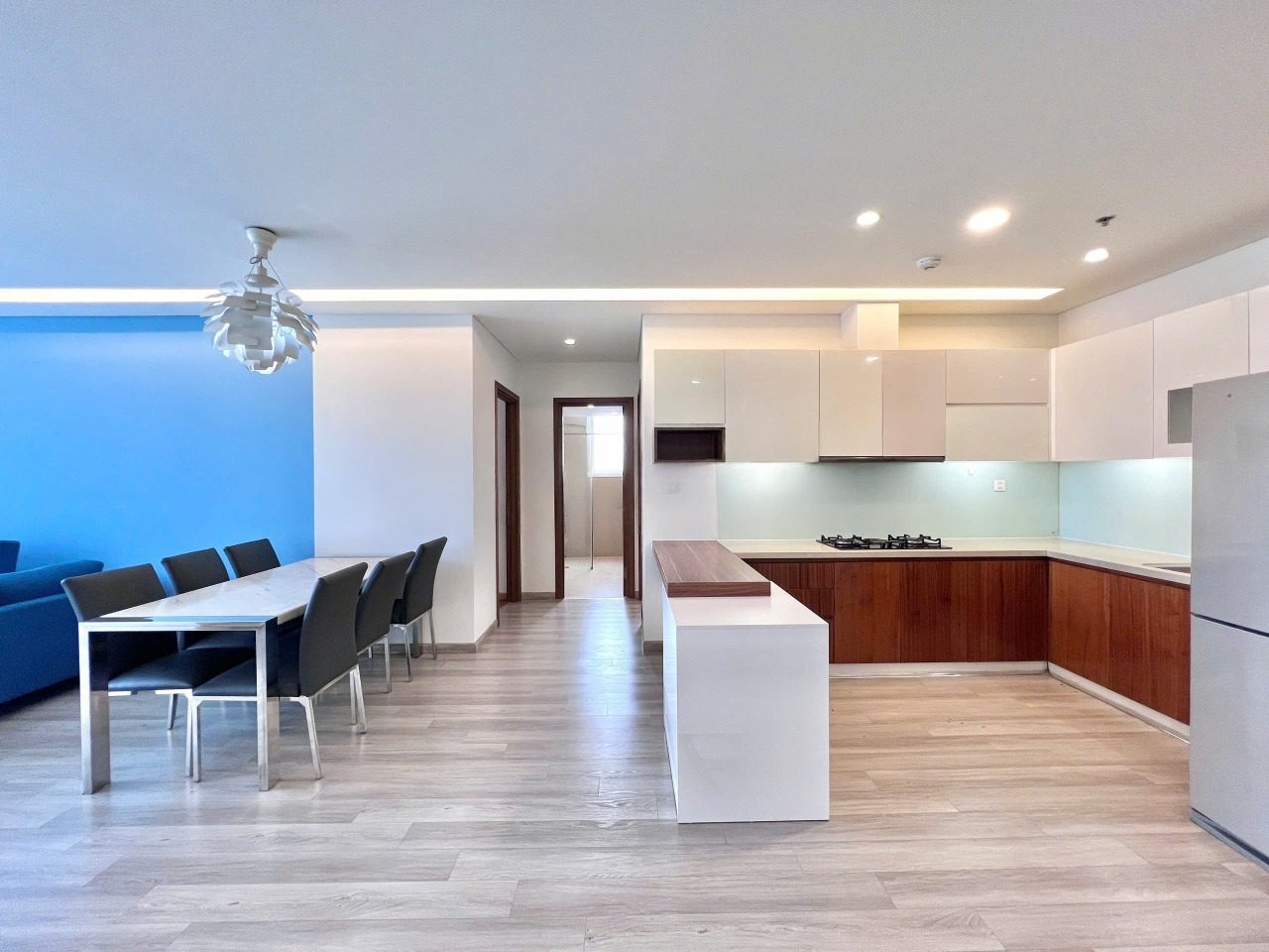 Thao Dien Pearl 3 bedroom for rent with Landmark81 view