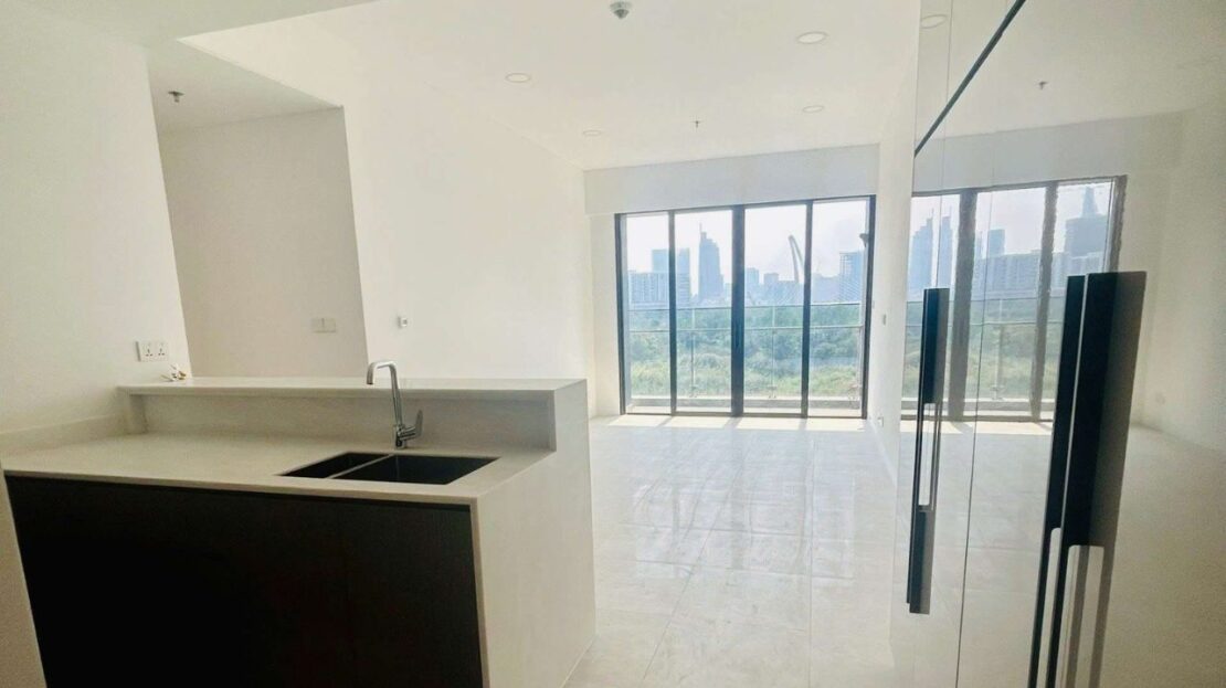 Unfurnished 2BR for rent in The River - Bright & city skyline view