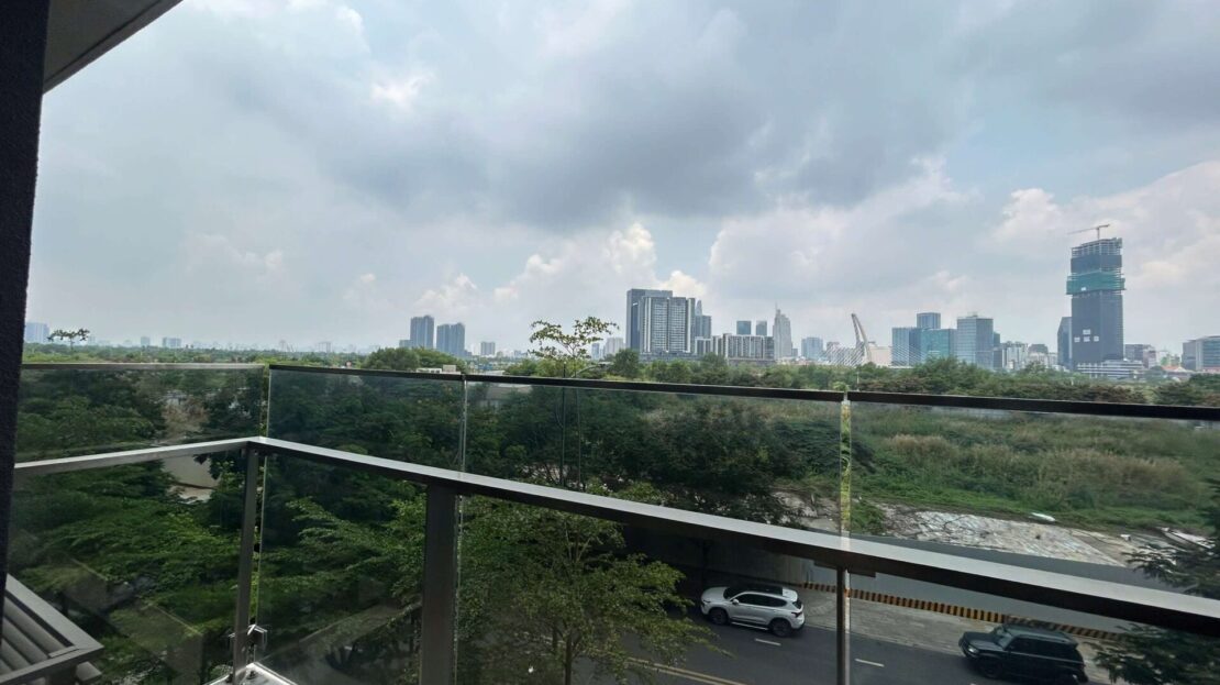 Unfurnished 2BR for rent in The River - Bright & city skyline view