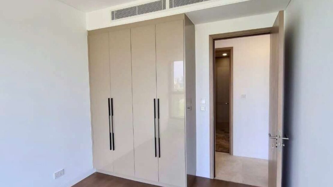 Unfurnished 2BR for rent in The River - Bright & city skyline view