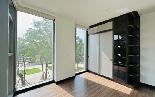 Empire City unfurnished 2 bedroom for rent | Low floor 98 sqm & Quiet view