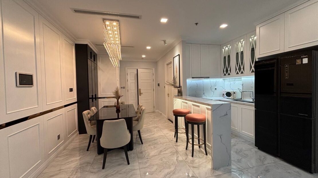Vinhomes Golden River 2BR for rent in D1