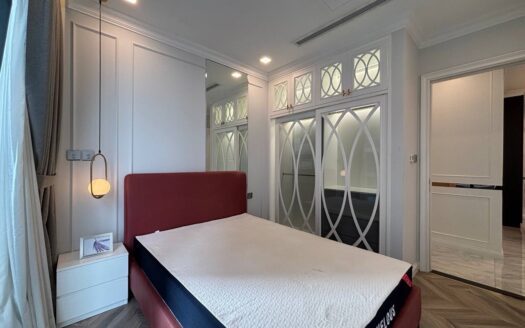 Vinhomes Golden River 2BR for rent in D1