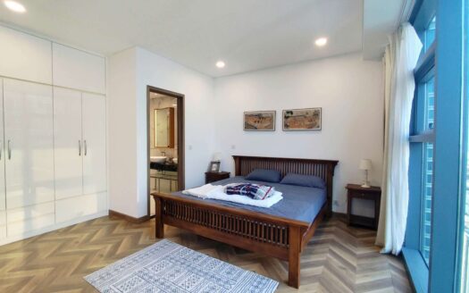 spacious 3 bedroom apartment for rent at Sunwah Pearl Binh Thanh 125m2