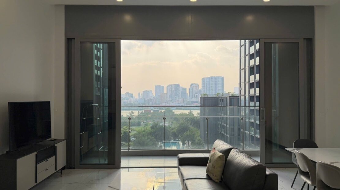 Empire City 3BR apartment for rent - Low floor, river view