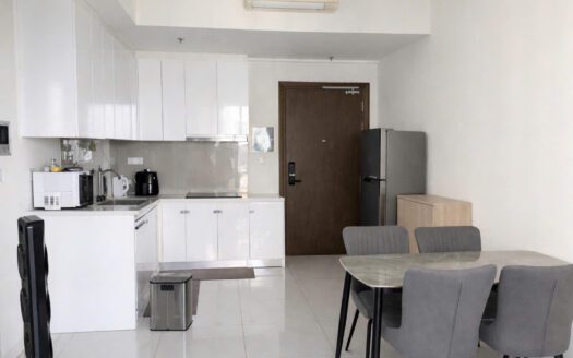 White Gloss Kitchen 2BR Apartment for Rent, Masteri An Phu