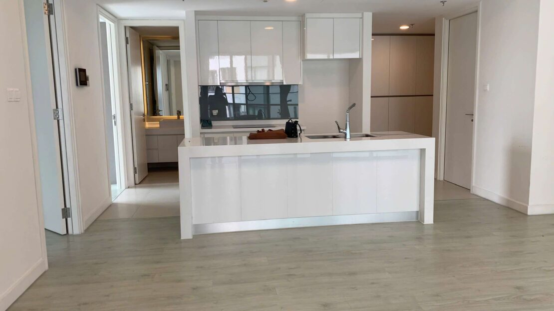 Unfurnished 2 bedroom for rent Gateway Thao Dien - High floor 90m2