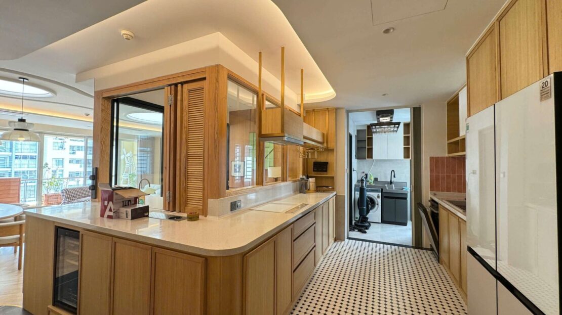 The Estella 3 bedrooms for rent - biggest layout 171m2, refined wooden furniture
