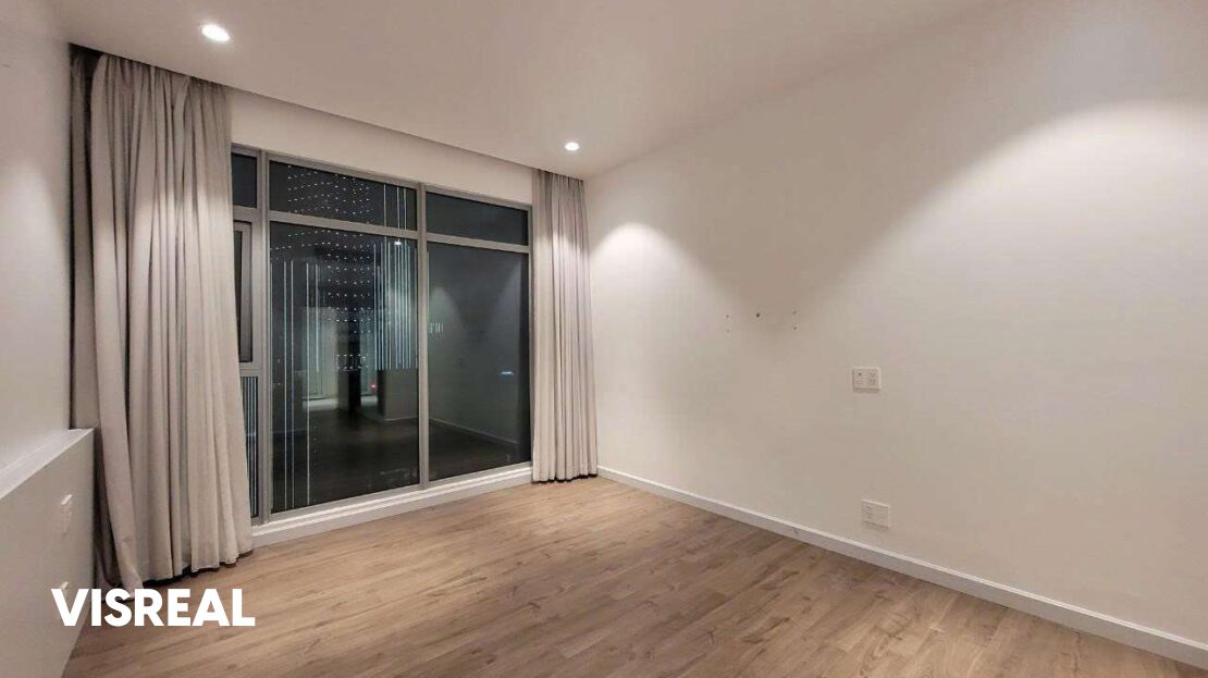 Penthouse 4 bedroom for rent Vinhomes Central Park city view