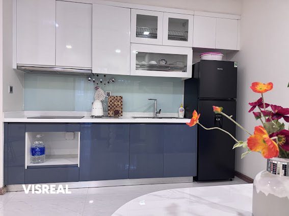 Straight-line kitchen with glass-front cabinets and hob, 1-bedroom apartment in Vinhomes Central Park