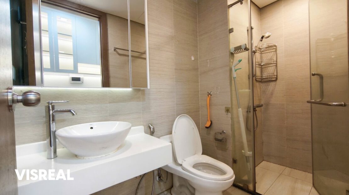 Bathroom with vessel basin, mirror cabinet and glass shower, Vinhomes Central Park 1BR